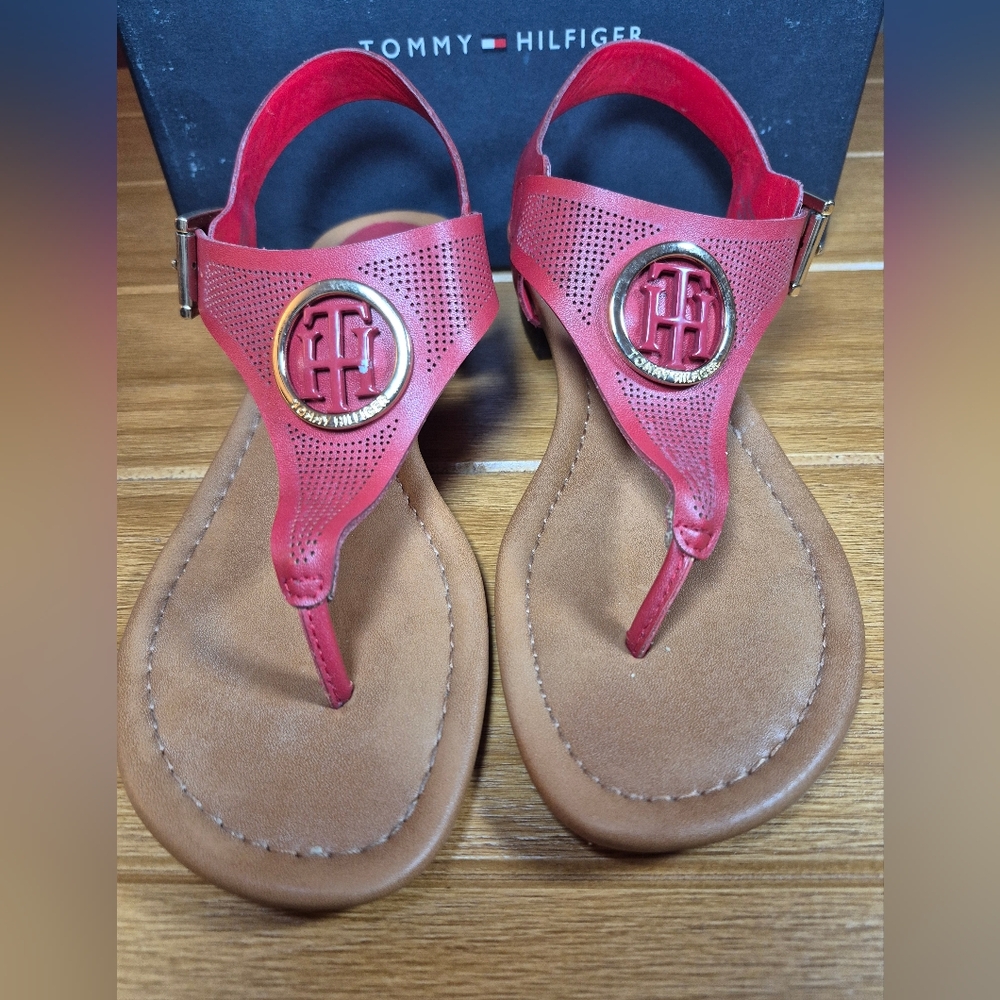 Tommy Hilfiger "Kandess" Block-Heel‎ Thong Sandals - Size 6.5